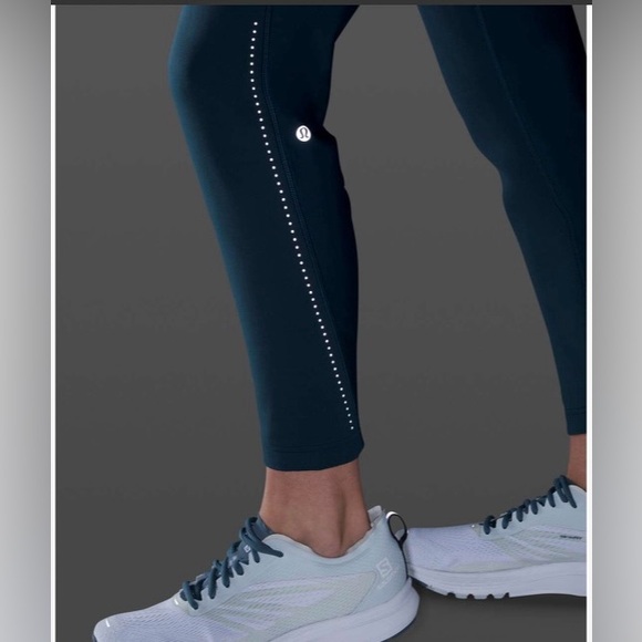 Lululemon Chase the Chill pant - Picture 5 of 8